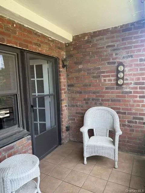 Exterior - 175 Archer St #2E, Freeport, NY 11520 photo 2 of 2