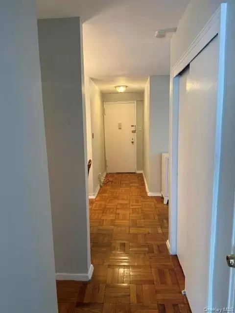 Entry Way - 175 Archer St #2E, Freeport, NY 11520 photo 1 of 2