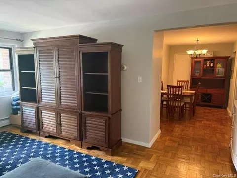 Living - 175 Archer St #2E, Freeport, NY 11520 photo 1 of 2