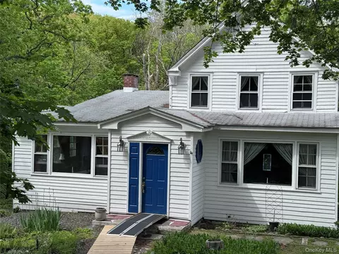 73 Suffern Ln, Thiells, NY 10984