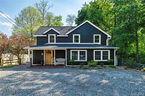 299 Baxtertown Rd, Fishkill, NY 12524