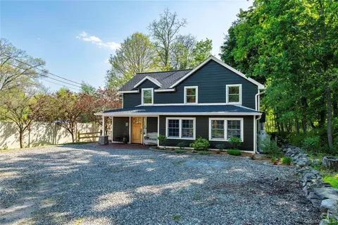 Exterior - 299 Baxtertown Rd, Fishkill, NY 12524 photo 2 of 7