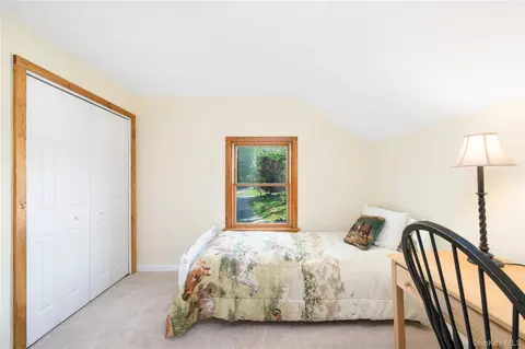 Bedroom - 299 Baxtertown Rd, Fishkill, NY 12524 photo 4 of 7