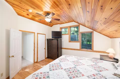 Bedroom - 299 Baxtertown Rd, Fishkill, NY 12524 photo 7 of 7