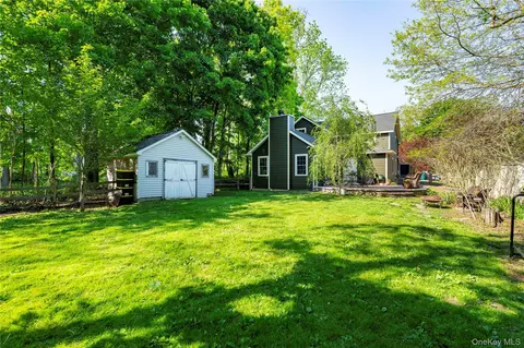 Exterior - 299 Baxtertown Rd, Fishkill, NY 12524 photo 6 of 7