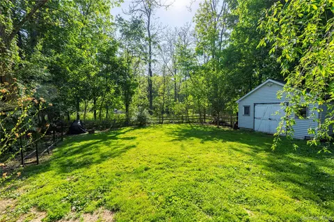 Exterior - 299 Baxtertown Rd, Fishkill, NY 12524 photo 5 of 7