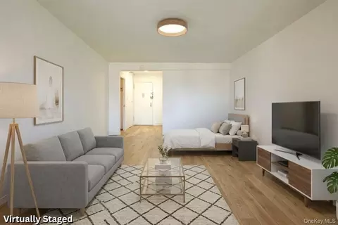 61-35 98th St #14A, Rego Park, NY 11374