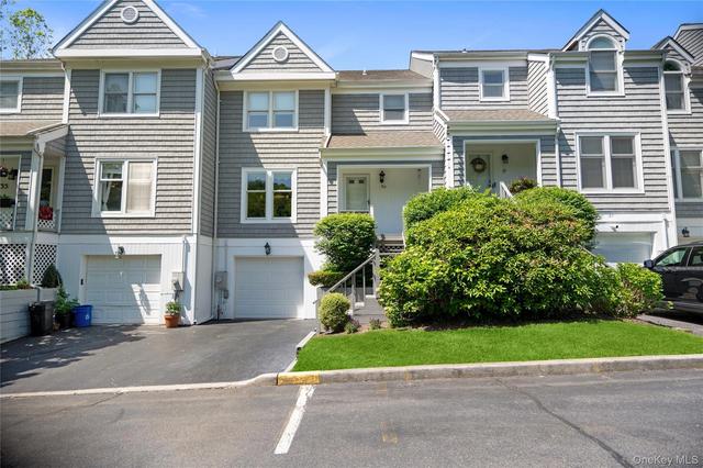 36 Sea Court Ln, Port Jefferson, NY 11777