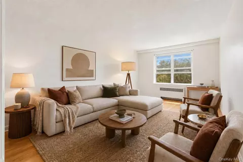 2080 Barnes Avenue Barnes Ave #3B, New York, NY 10462