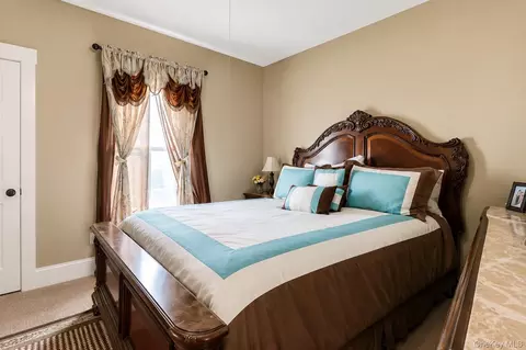 Bedroom - 33 Manitou Ave, Poughkeepsie, NY 12601 photo 2 of 2