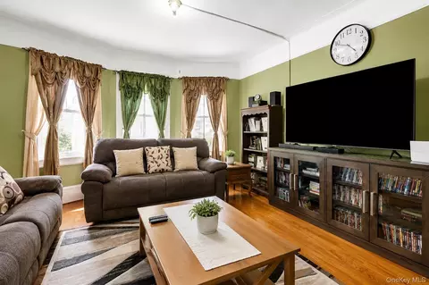 Living - 33 Manitou Ave, Poughkeepsie, NY 12601 photo 1 of 1
