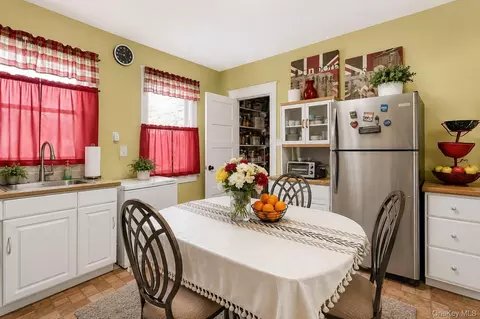 Kitchen - 33 Manitou Ave, Poughkeepsie, NY 12601 photo 1 of 2