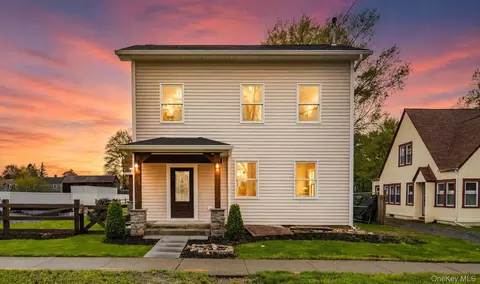 4407 Albany Post Rd, Hyde Park, NY 12538