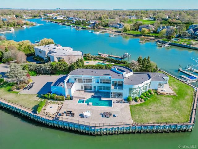 50 Heron Dr, Hewlett, NY 11557