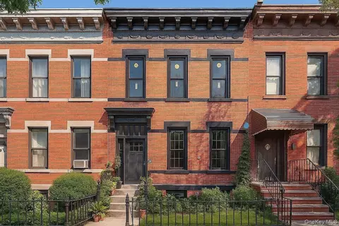 125 Beadel St, Brooklyn, NY 11222
