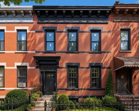 125 Beadel St, Brooklyn, NY 11222