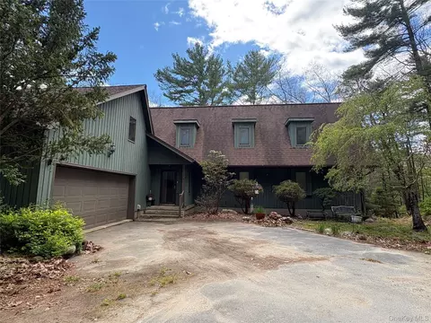 22 Boulder Way, Deerpark, NY 12729