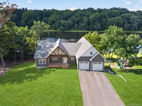 86 Shore Blvd, Wawayanda, NY 10973