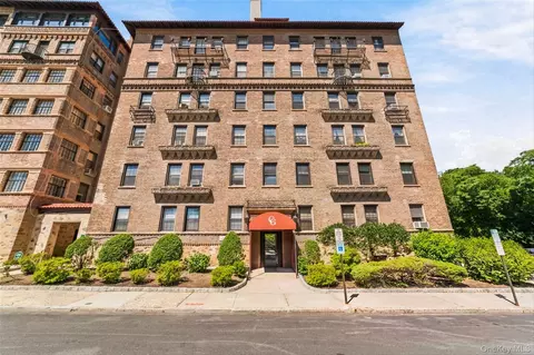 14 N Chatsworth Ave #1K, Larchmont, NY 10538