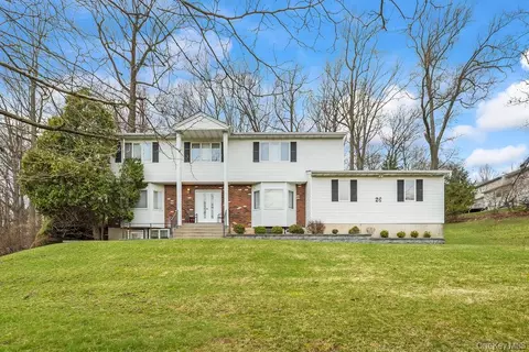 20 Algonquin Cir, Ramapo, NY 10952