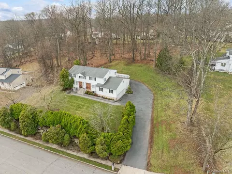 20 Algonquin Cir, Ramapo, NY 10952