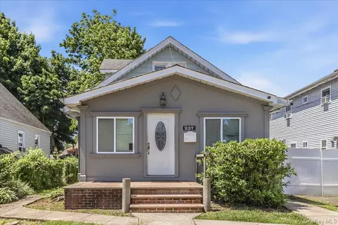 237 Rhodes Ave, Hempstead, NY 11550