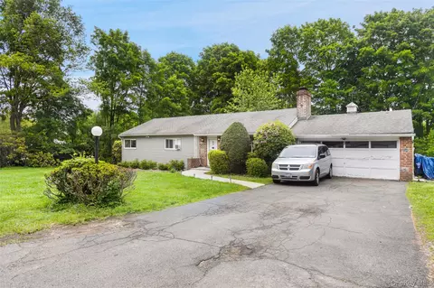 3 Westview Rd, Ramapo, NY 10977