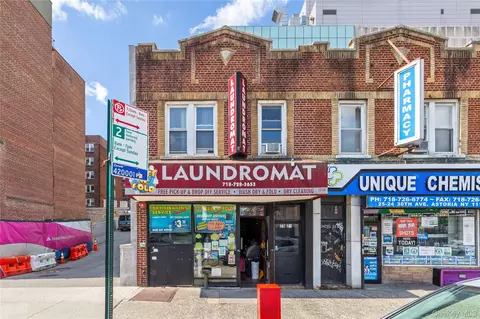 2526 30th Ave, Astoria, NY 11102
