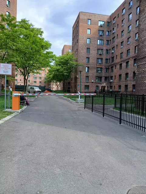 11 Metropolitan Oval #4G, New York, NY 10462