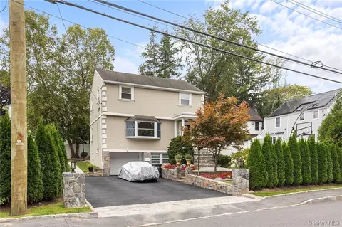 60 Longview Dr, Greenburgh, NY 10583