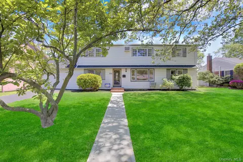771 Maple Pl, West Hempstead, NY 11552