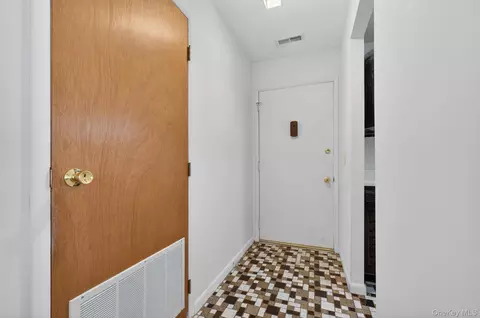 Entry Way - 301 Commons Way C Way #C (FIRST ), Fishkill, NY 12524 photo 2 of 5