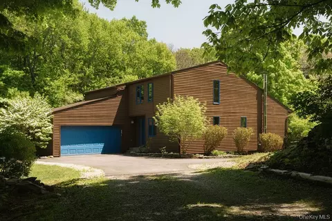 78 Rymph Rd, Clinton, NY 12580