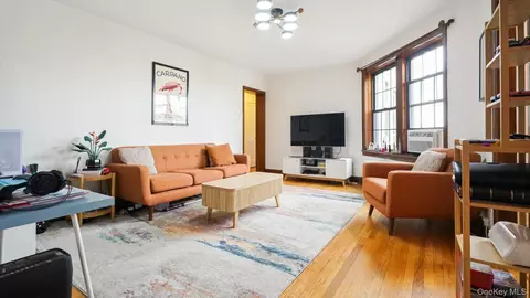 100 Parkway #5D, Eastchester, NY 10708