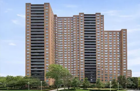 70-25 Yellowstone Blvd #24N, Forest Hills, NY 11375