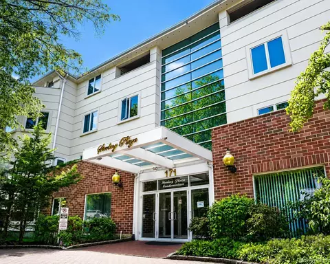 171 Great Neck Rd #2G, North Hempstead, NY 11021
