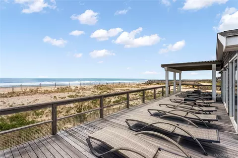 128 Walnut Walk, Bay Shore, NY 11706