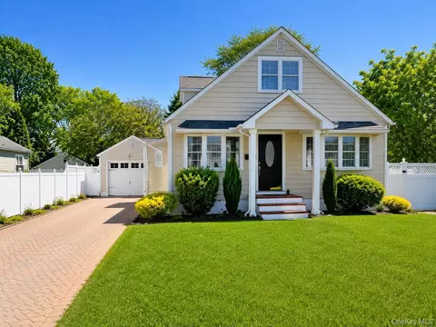 305 Arnold Ave, West Babylon, NY 11704