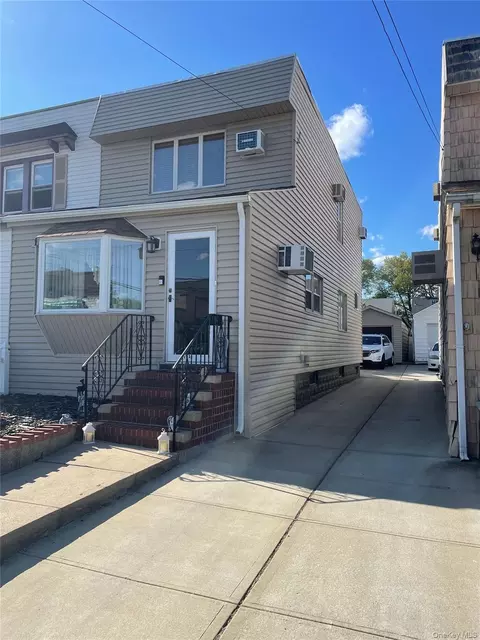 19815 33rd Ave, Flushing, NY 11358