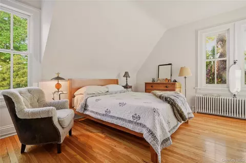 Bedroom - 37 Paulding Ave, Philipstown, NY 10516 photo 4 of 5