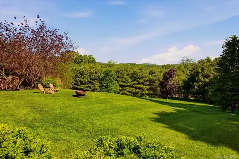 Exterior - 37 Paulding Ave, Philipstown, NY 10516 photo 9 of 12