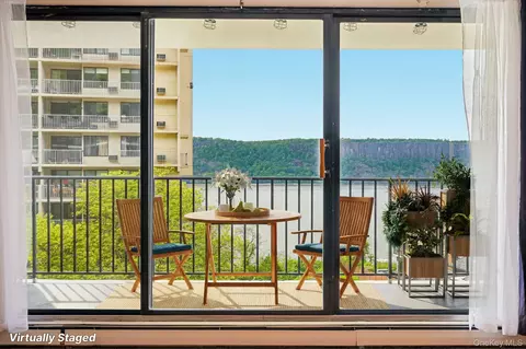 1120 Warburton Ave #3F, Yonkers, NY 10701
