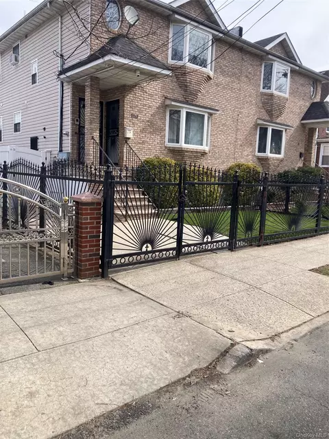 137-45 Bedell St, New York, NY 11413