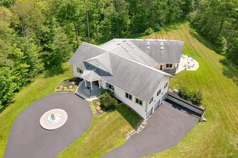 126 Old Hopewell Rd, Wappinger, NY 12590