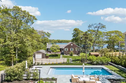 580 Broadwaters Rd, Cutchogue, NY 11935