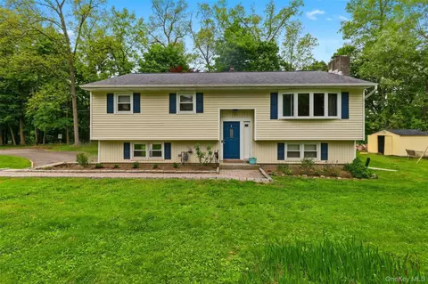 30 Ridgeview Rd, Southeast, NY 10509