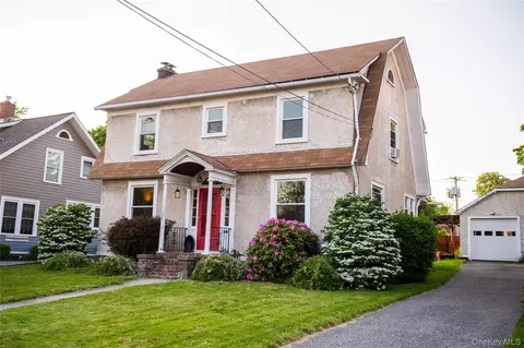 11 Cedar St, Catskill, NY 12414