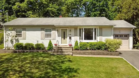 169 N Magnolia St, Orangetown, NY 10965
