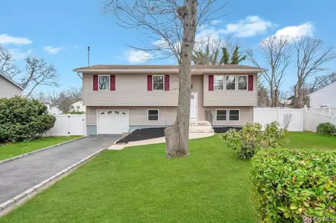 339 Avenue B, Lake Ronkonkoma, NY 11779