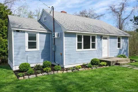 147 Freya Rd, Rocky Point, NY 11778